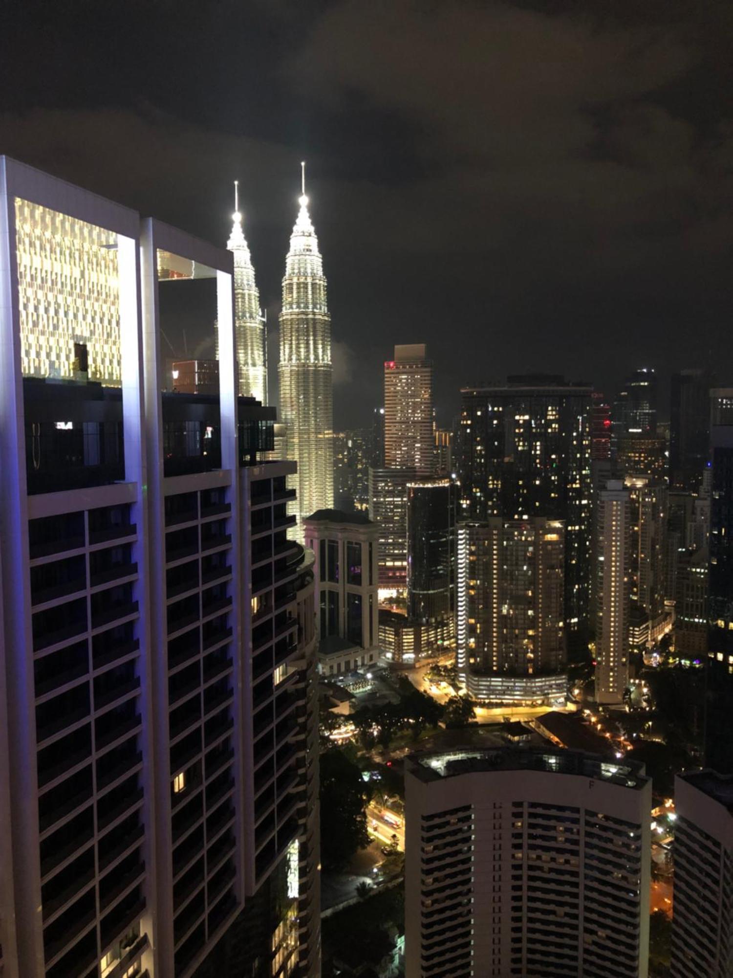 Platinum Klcc Pool View Apartment Kuala Lumpur Exterior photo